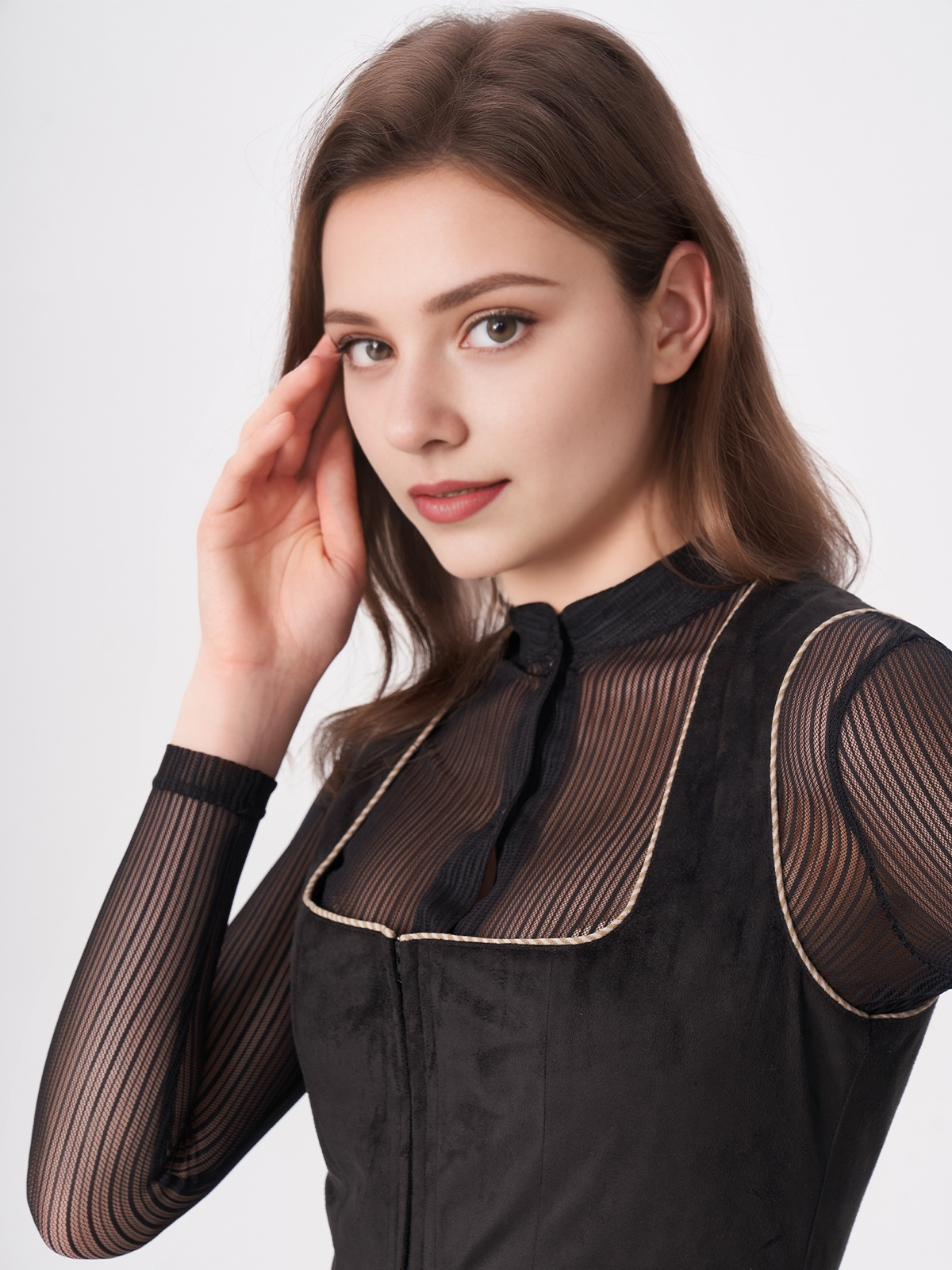 Dirndl Violett in perfekter Inszenierung