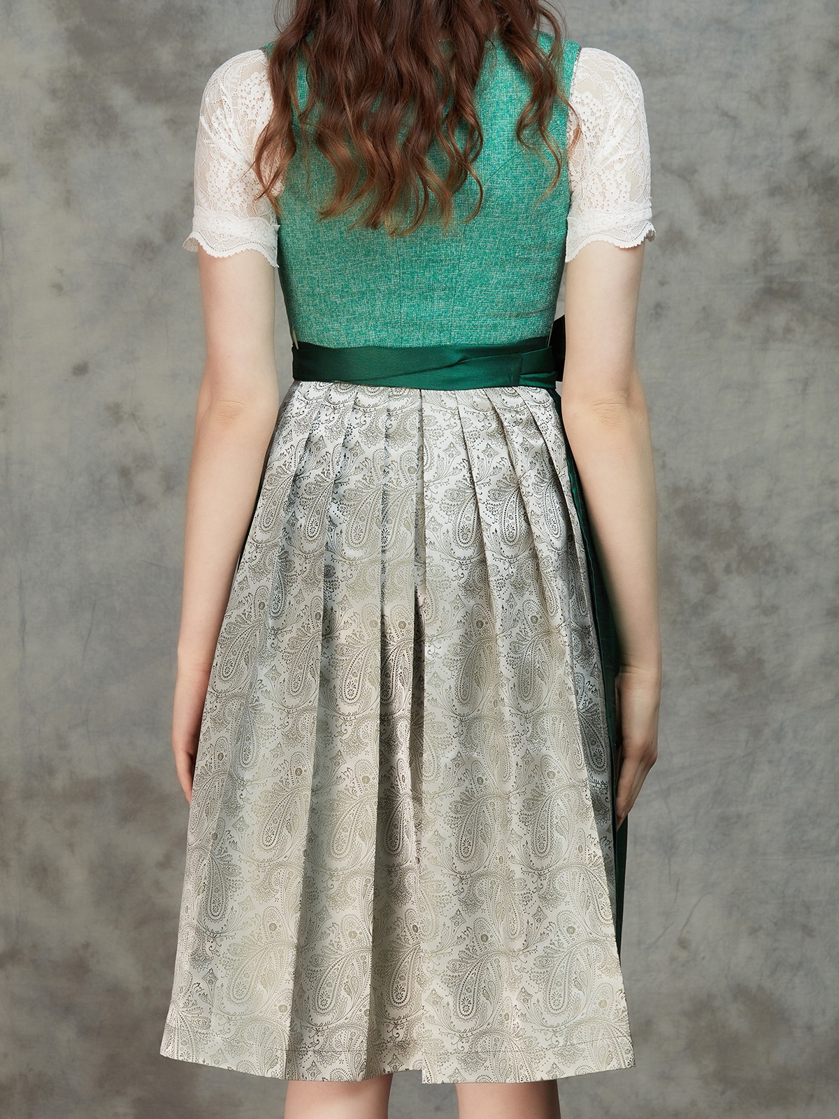 Dirndl Blau Samt – Eleganz in Perfektion