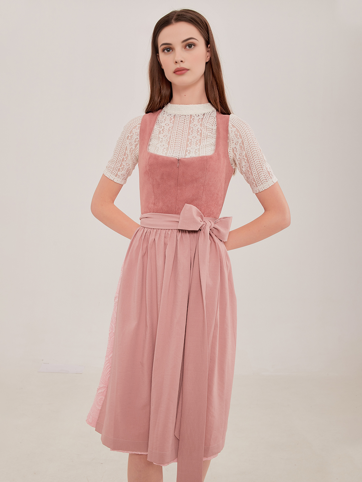 Dirndl in Rosa – zeitlos und feminin