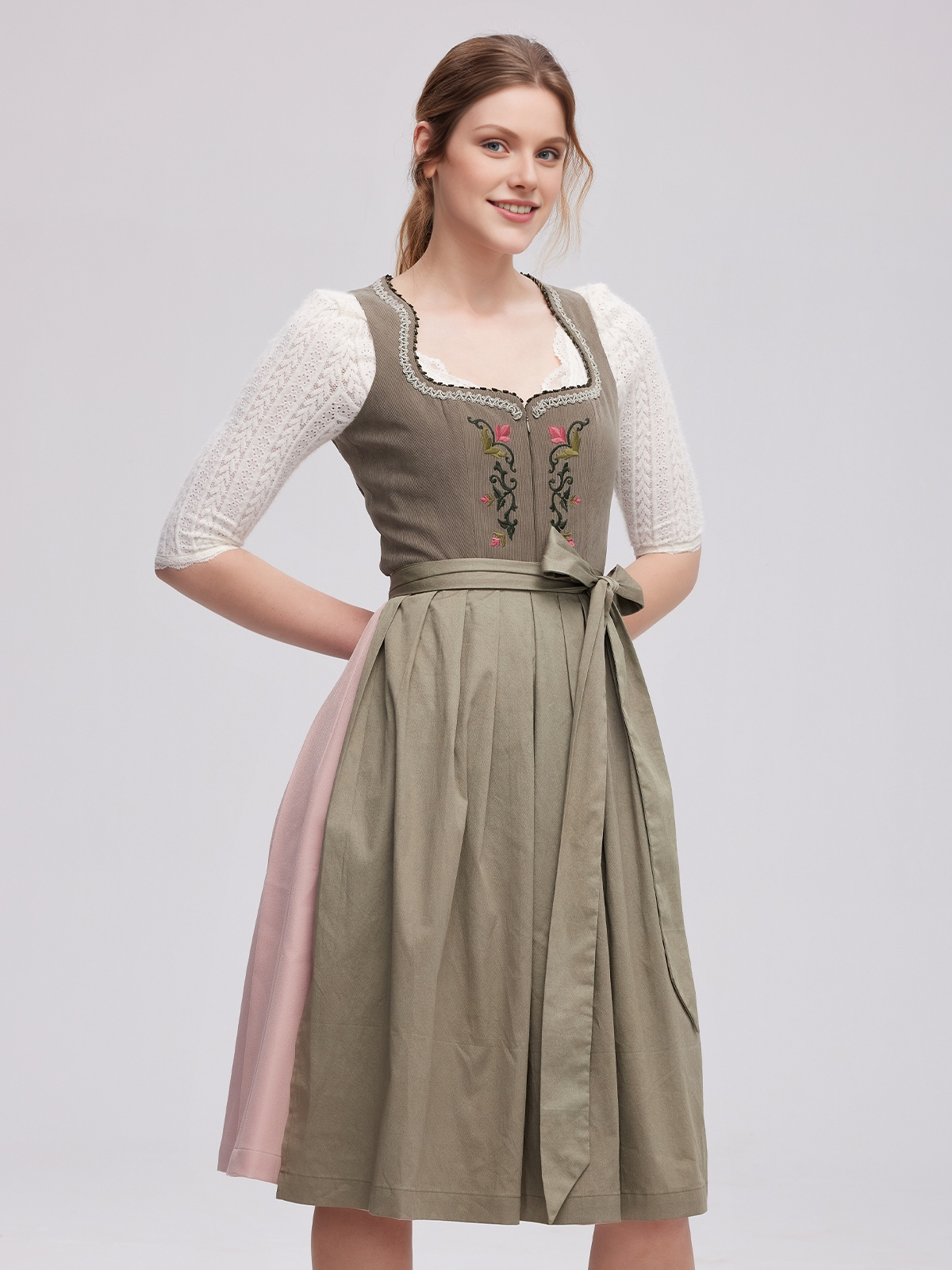Elegantes Dirndl in Grün