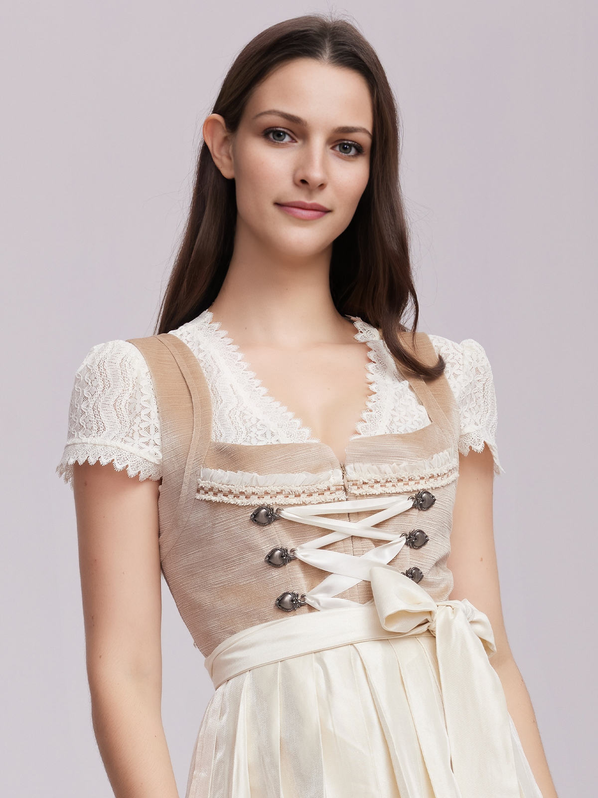 Modernes Dirndl in Braun – perfekt für den Alltag