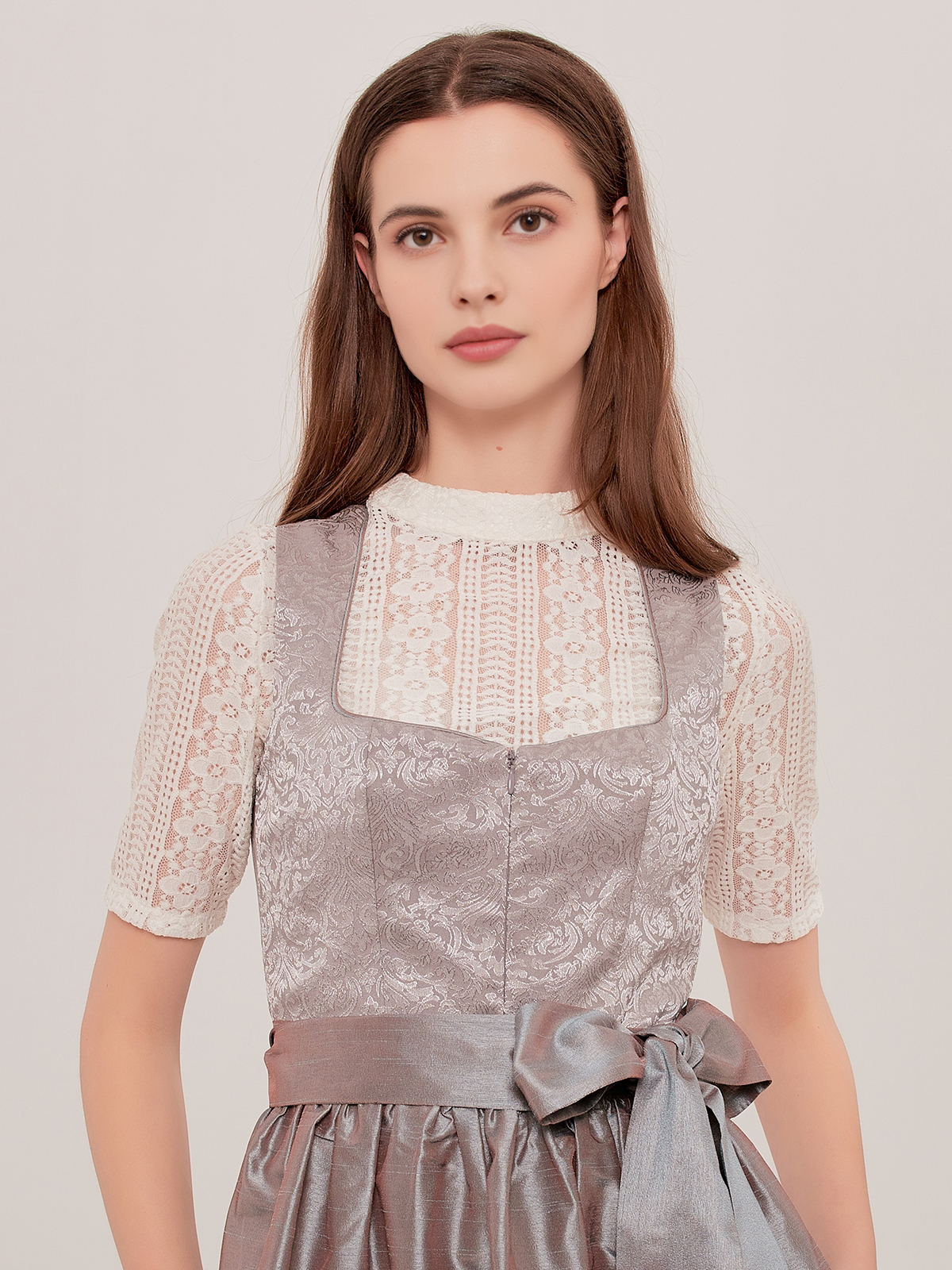 Dirndl in Grün – perfekt für Festivals und Hochzeiten