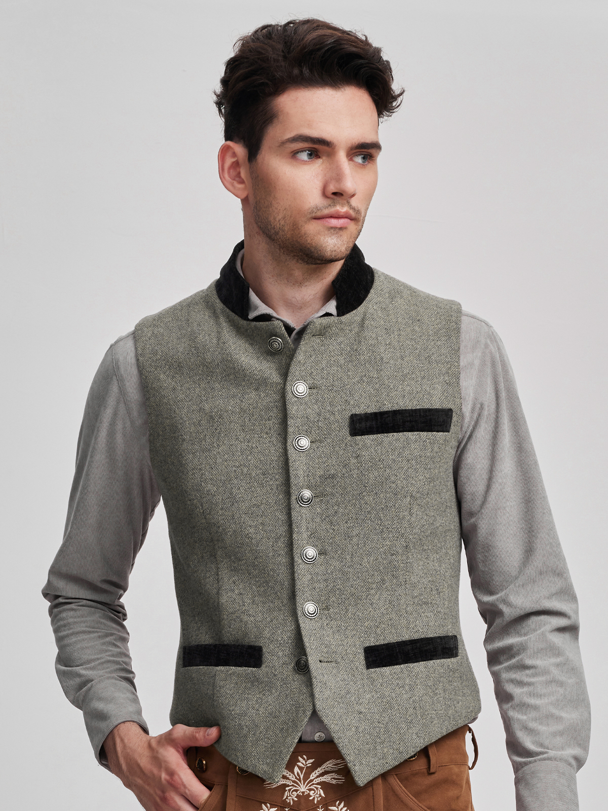 Modernes Dirndl Langarm in Grau