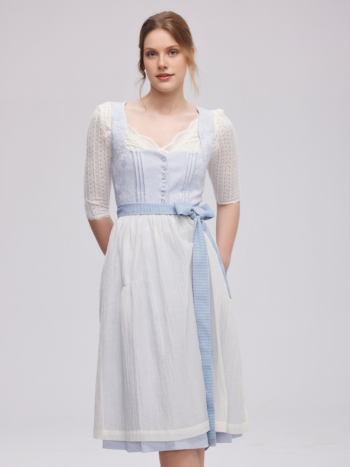 Dirndl in Blau – modern und stilvoll
