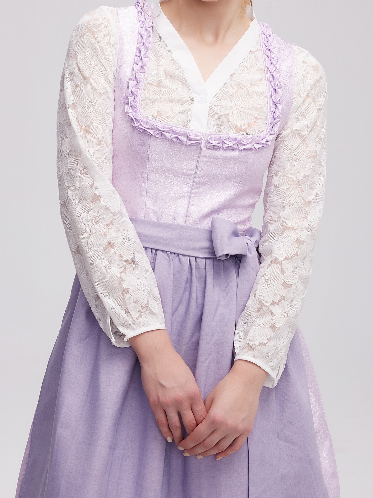 Modernes Dirndl mit Reißverschluss in Lila