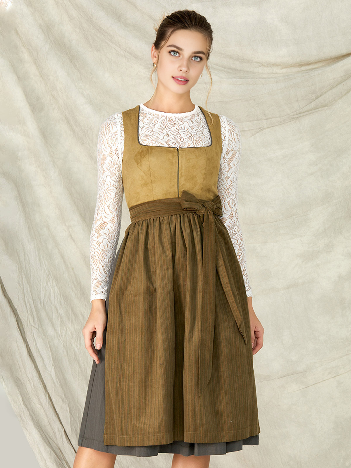 Hellblaues Dirndl