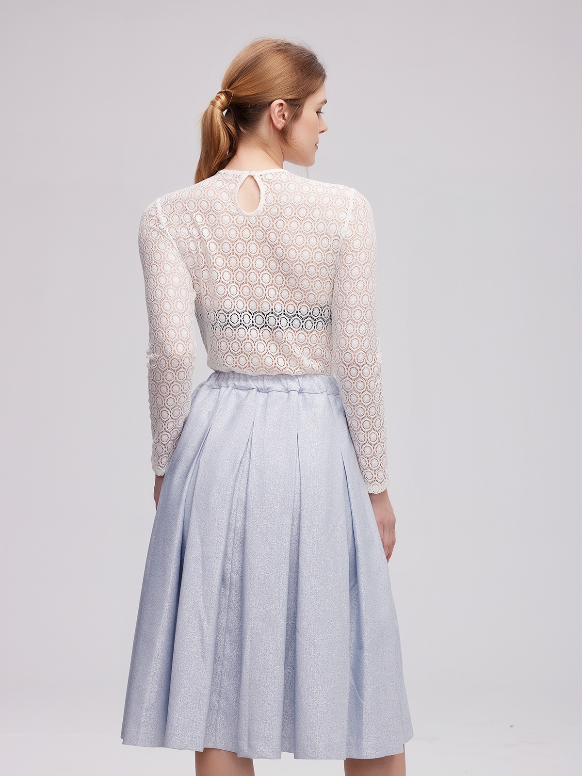 Dirndl in Blau mit modernem Design