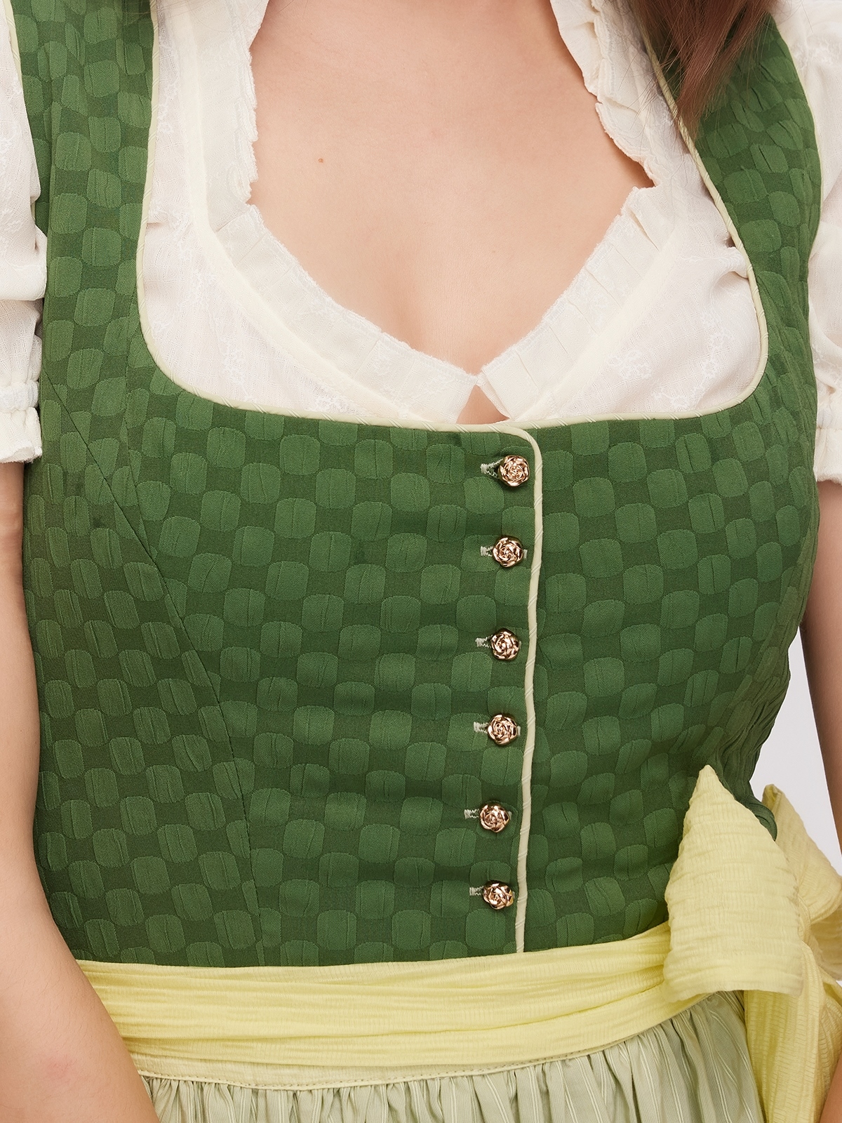 Dirndl mit tiefem Ausschnitt in Grün